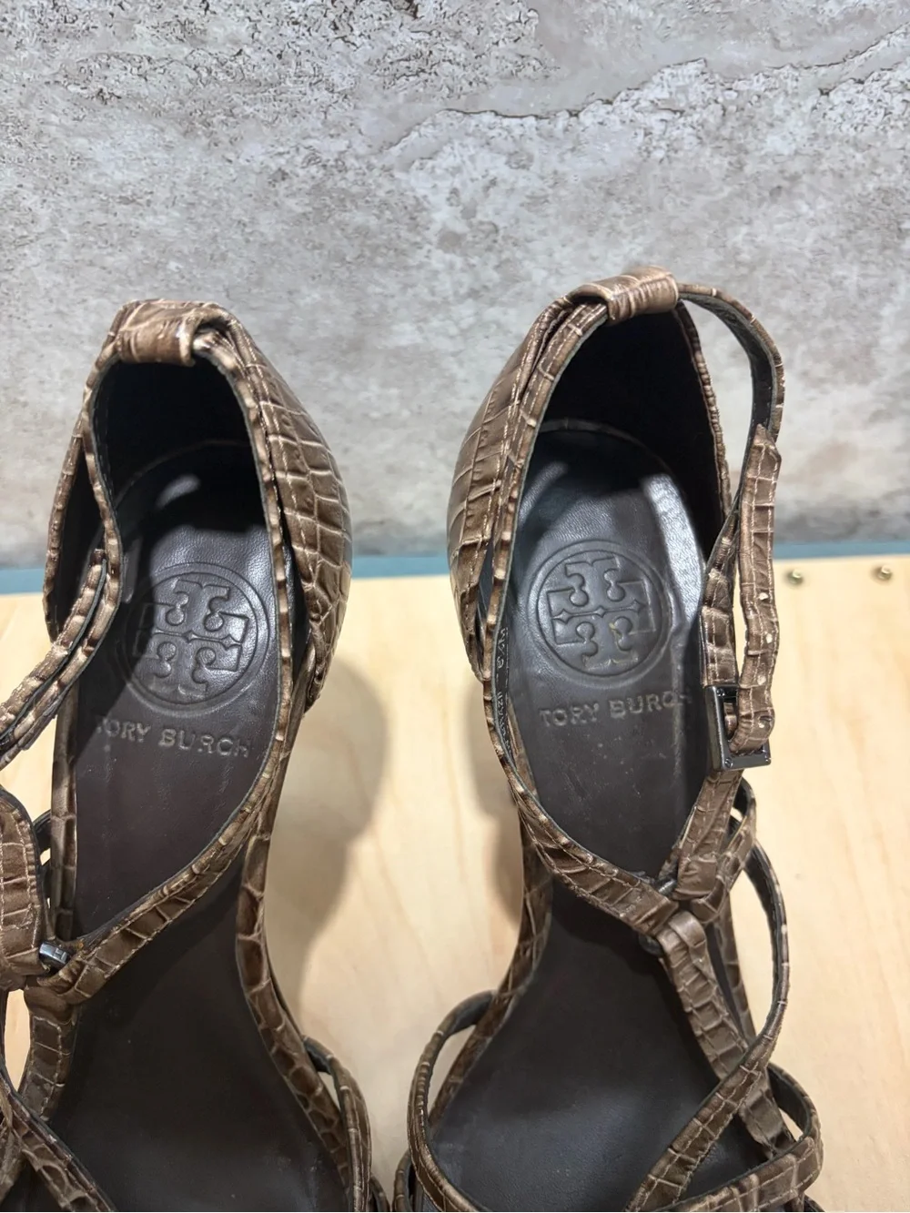 brown Tory Burch leather strapped heels size women’s 6.5m